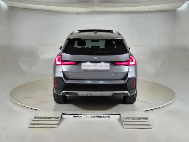 BMW X1 view 4