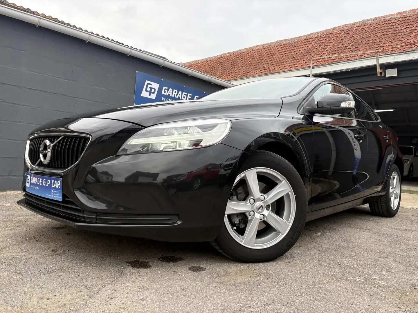 Volvo V40 2.0 D2 Black Edition Noir - 1