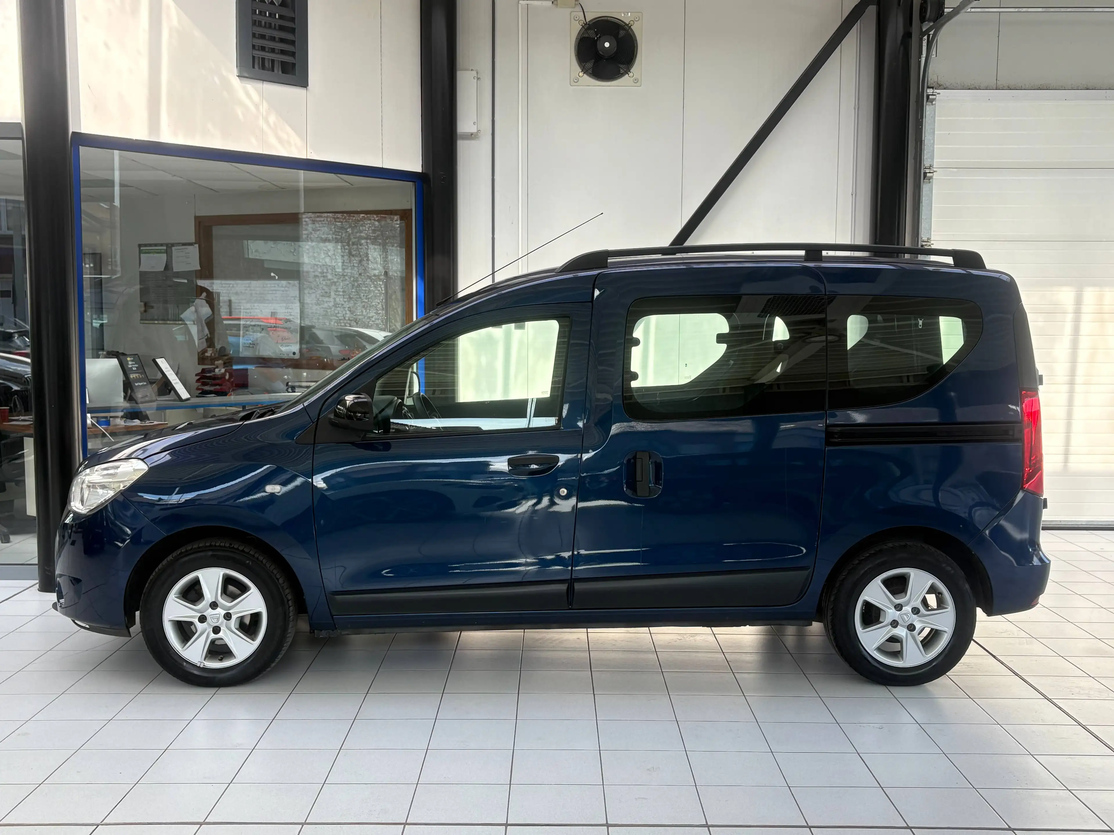 Dacia Dokker Dokker 1.5 dCi * PORTES LAT G/D * JANTES * 1ER PROP * — photo 2