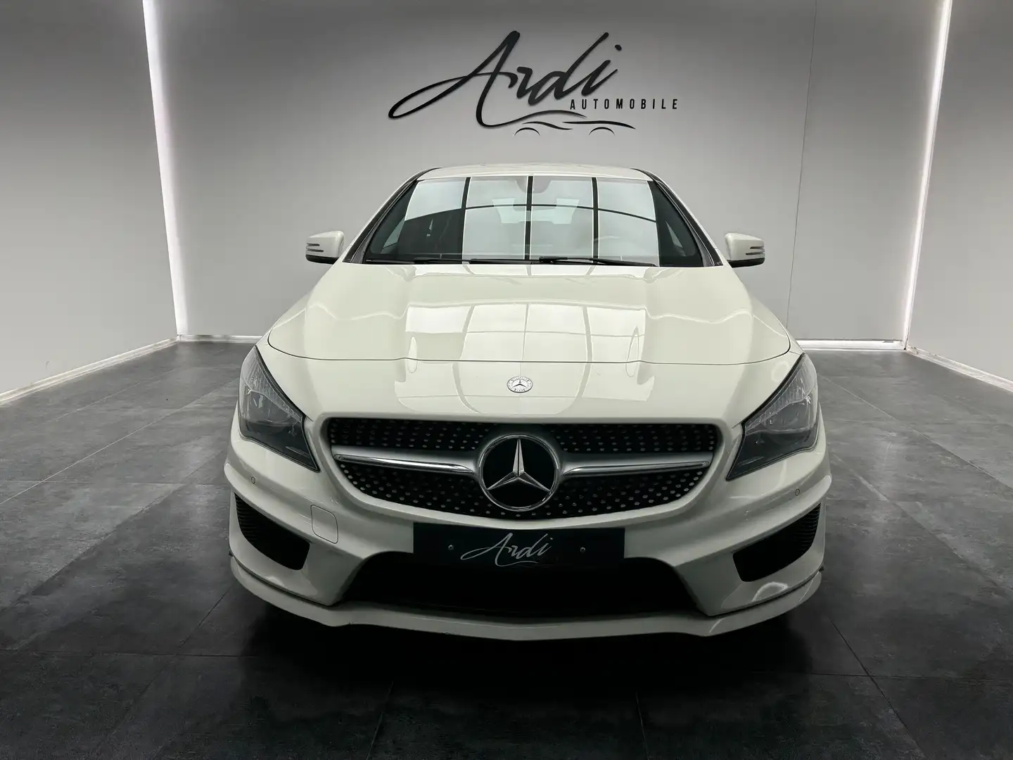 Mercedes-Benz CLA 180 *GARANTIE 12 MOIS*PACK AMG*CAMERA AR*AIRCO* Blanc - 2