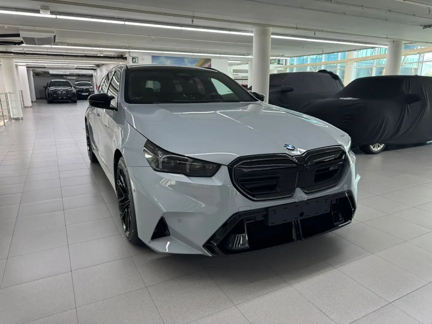 BMW M5 Touring Gris - 2
