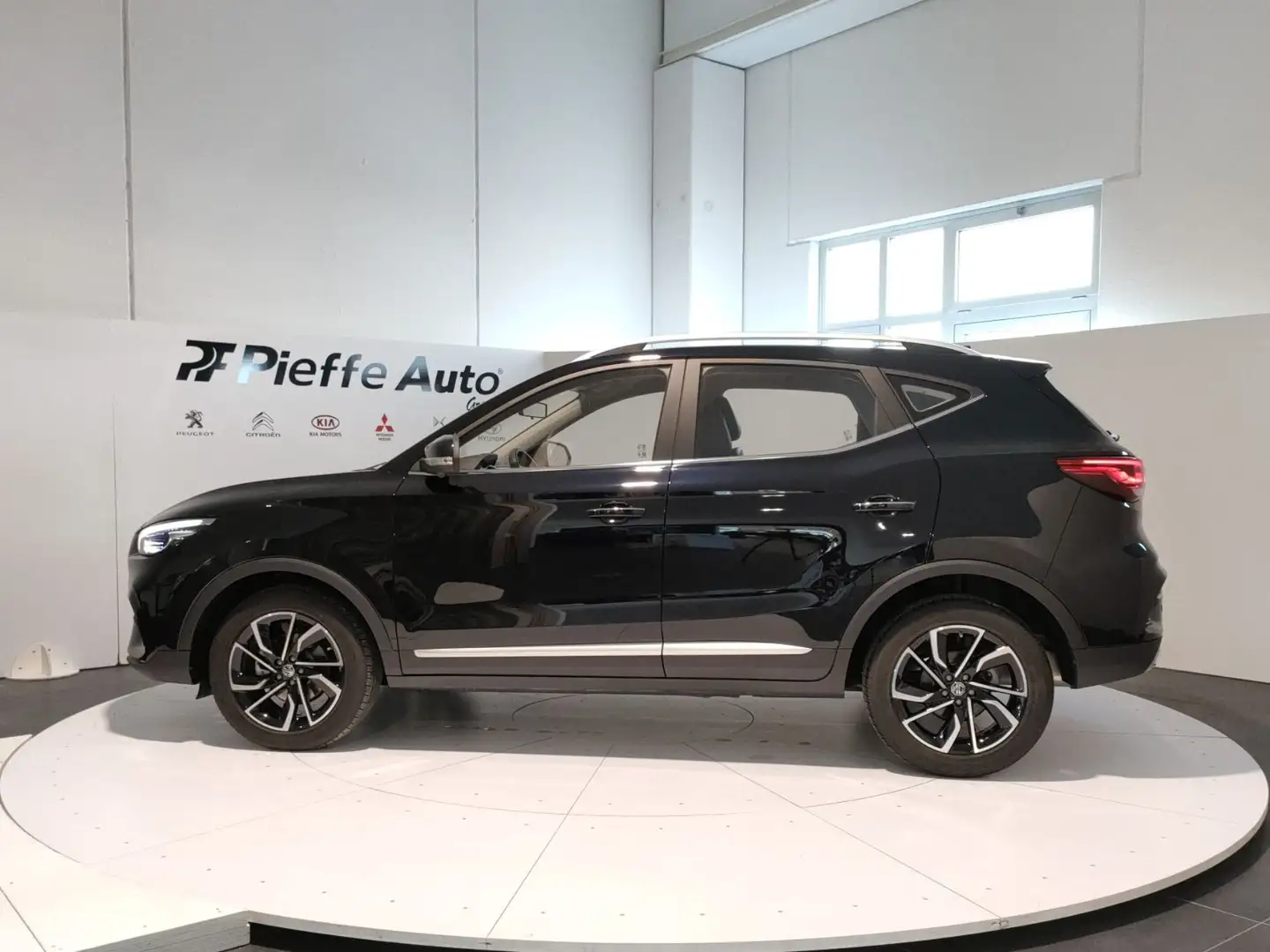 MG ZS (2021-->) - ZS 1.5 VTi-tech Luxury Noir - 2