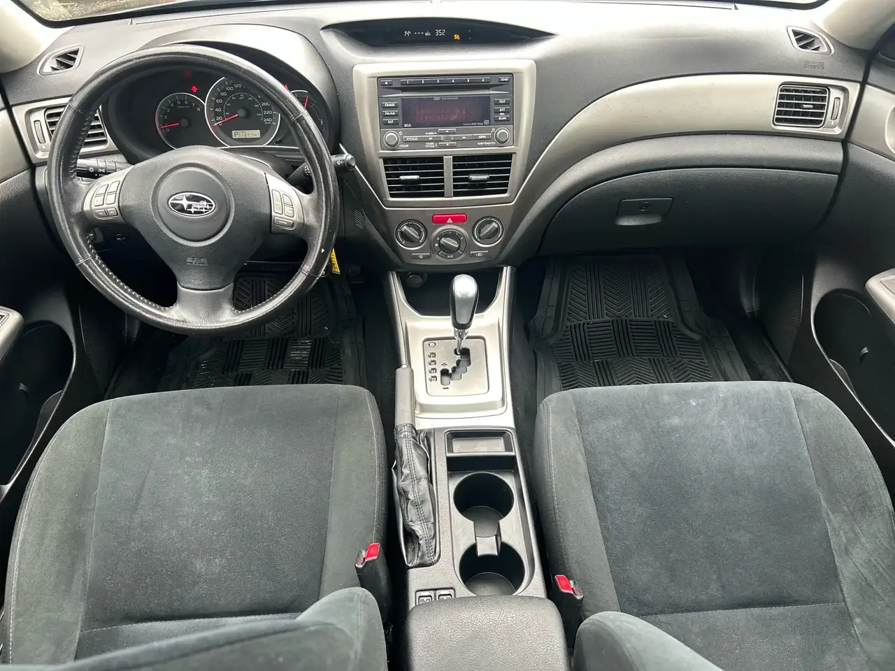 Subaru Impreza снимка Subaru Impreza