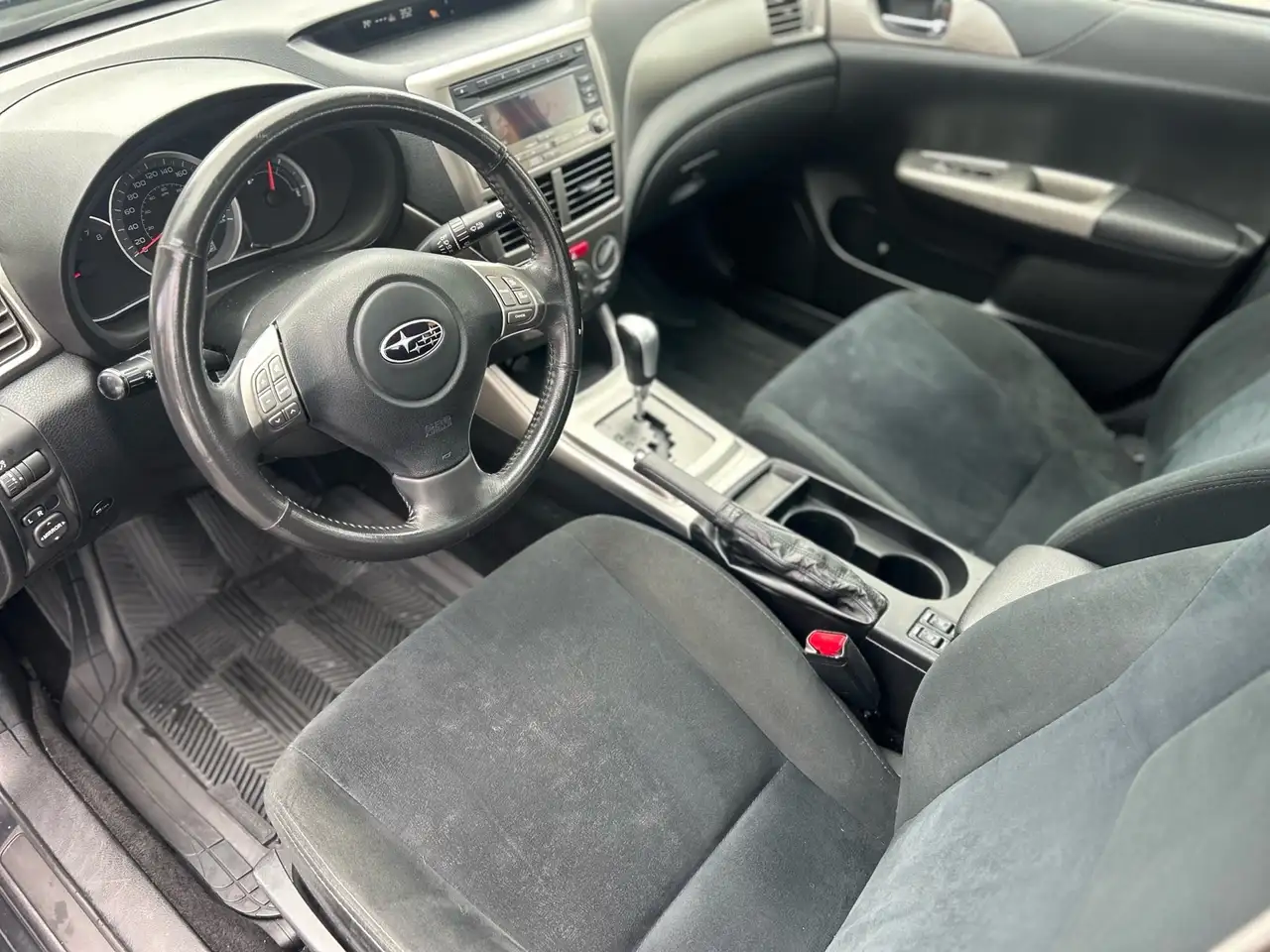 Subaru Impreza снимка Subaru Impreza