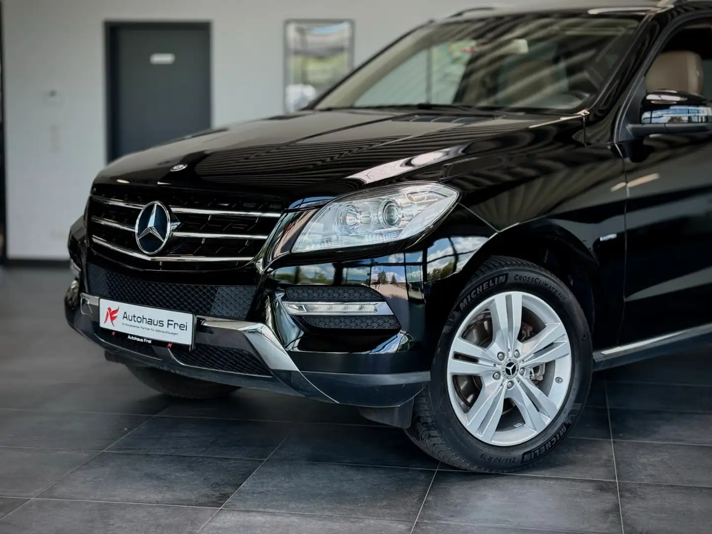 Mercedes-Benz ML 350 4MATIC*Totwinkel*Keyless*Schiebedach* Schwarz - 2