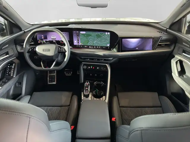 Audi Q5 view 5