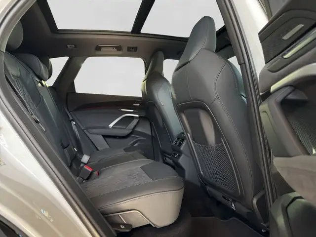 Audi Q5 view 6