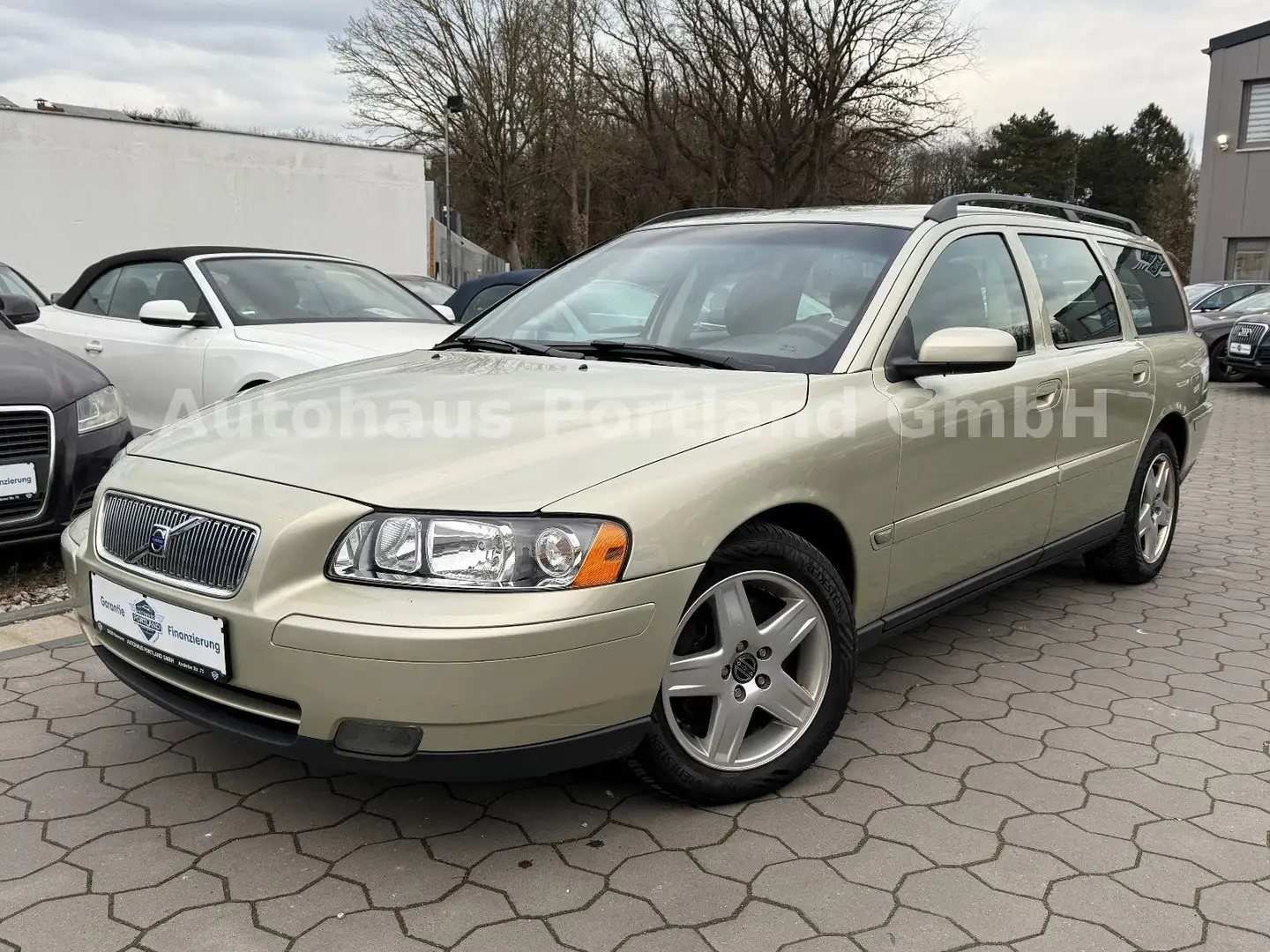 Volvo V70 2.4 D5 Kinetic/S-Heft/Temp/ZR NEU/LUNAR GOLD Gold - 2