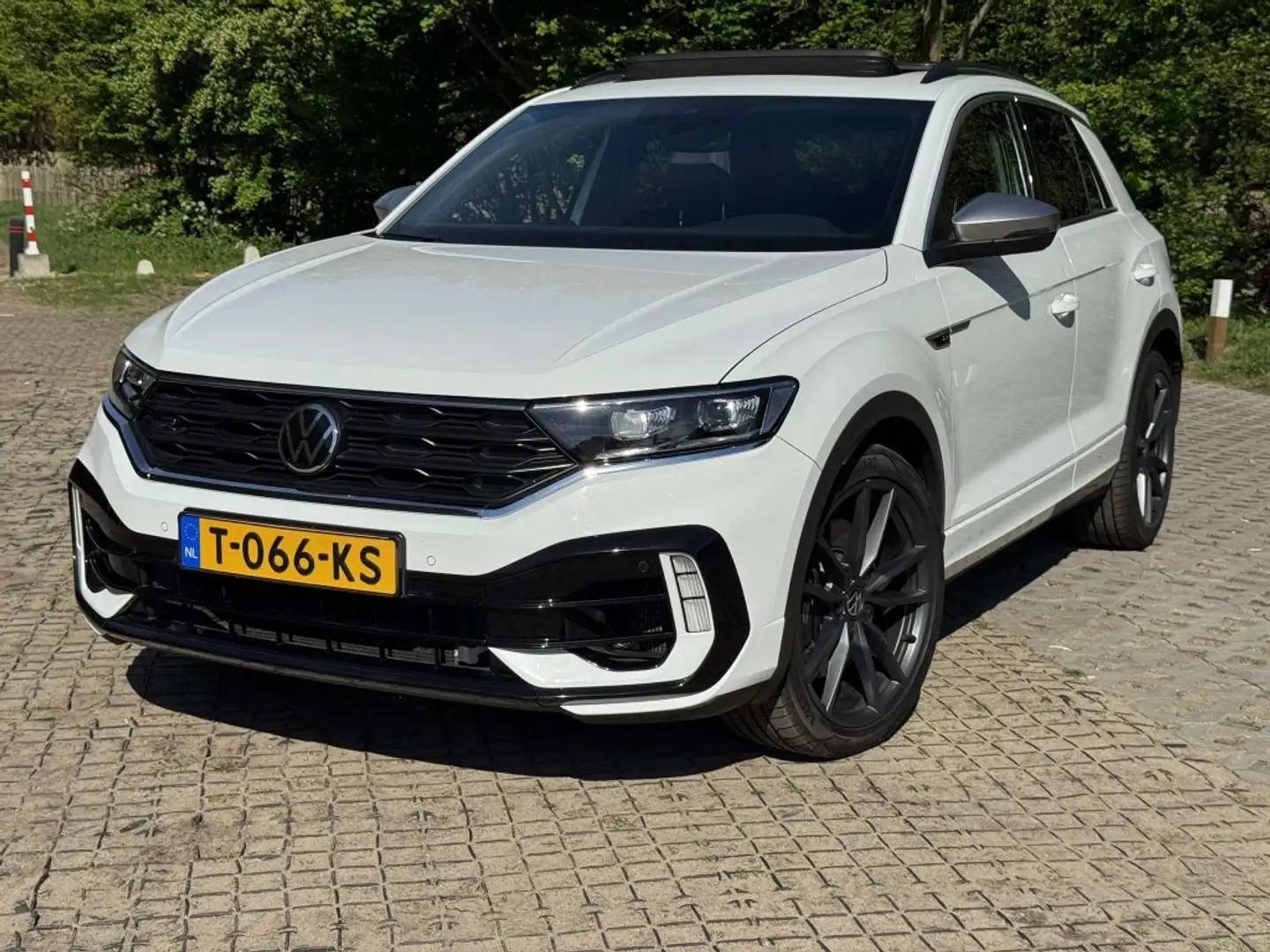 Volkswagen T-Roc 2.0 TSI 4Motion R Wit - 1