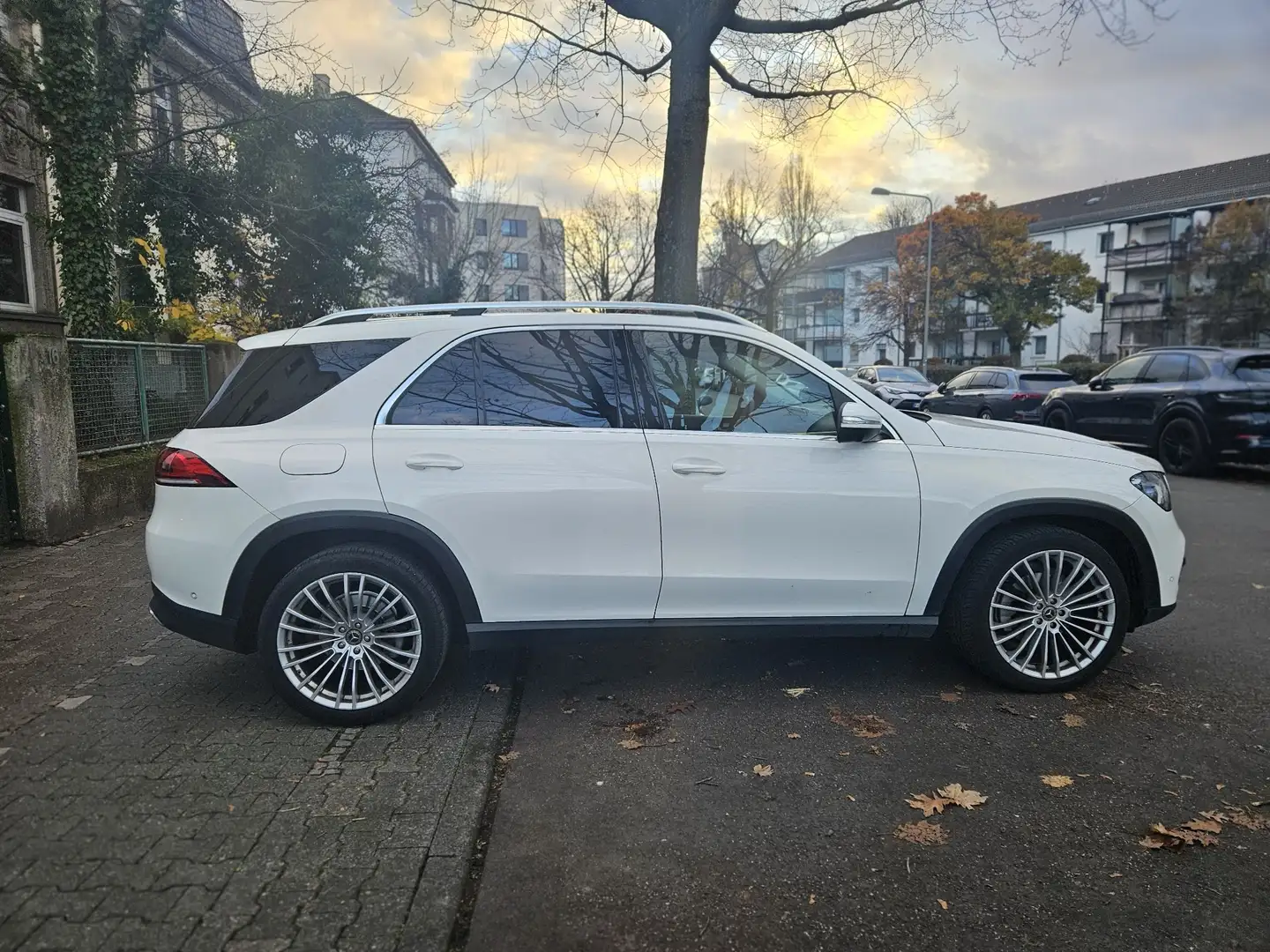 Mercedes-Benz GLE 300 d 4Matic 9G-TRONIC - 2