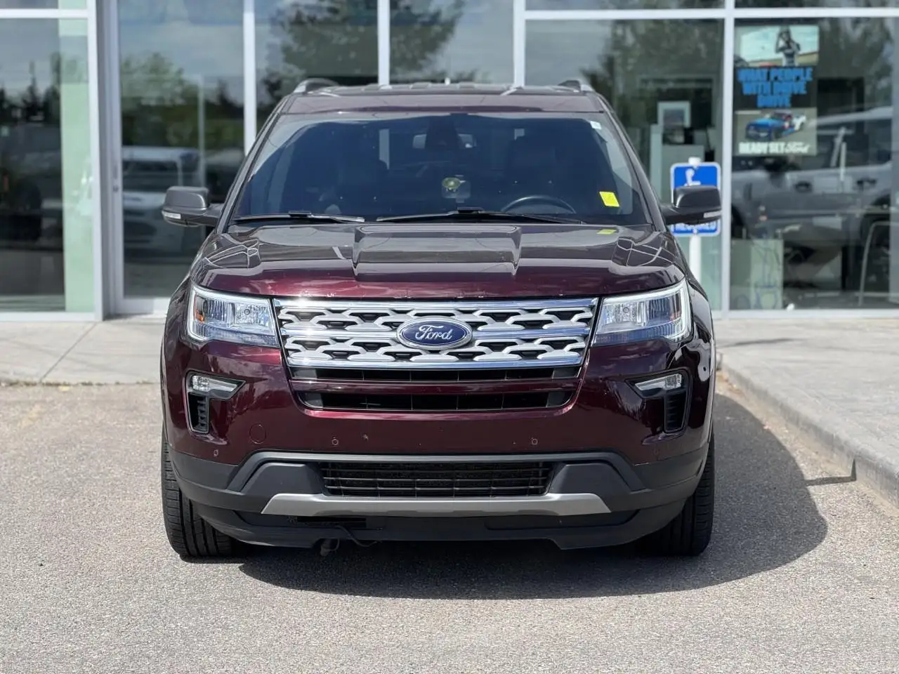 Ford Explorer снимка Ford Explorer
