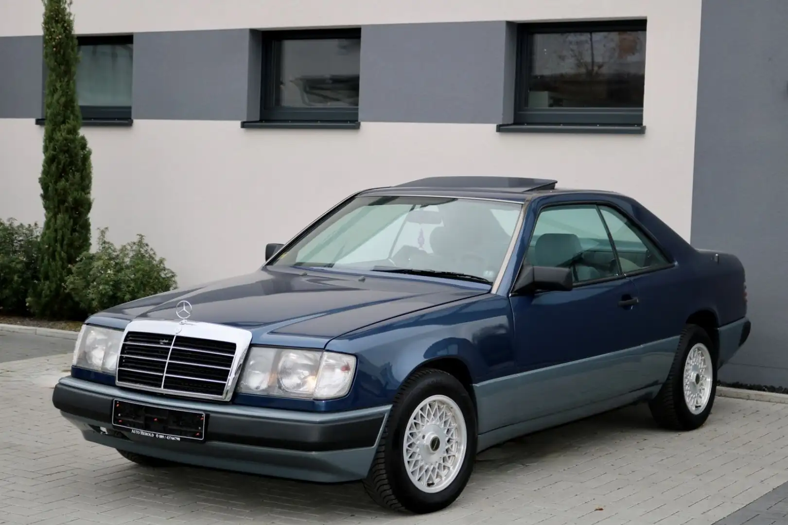 Mercedes-Benz CE 230 Coupe Oldtimer/Schiebe-dach/Anhäng Blau - 1