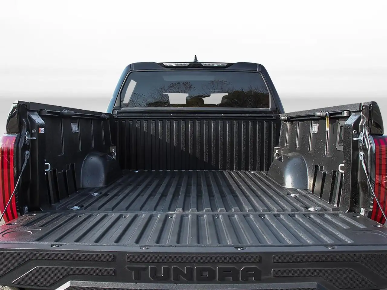 Toyota Tundra снимка Toyota Tundra