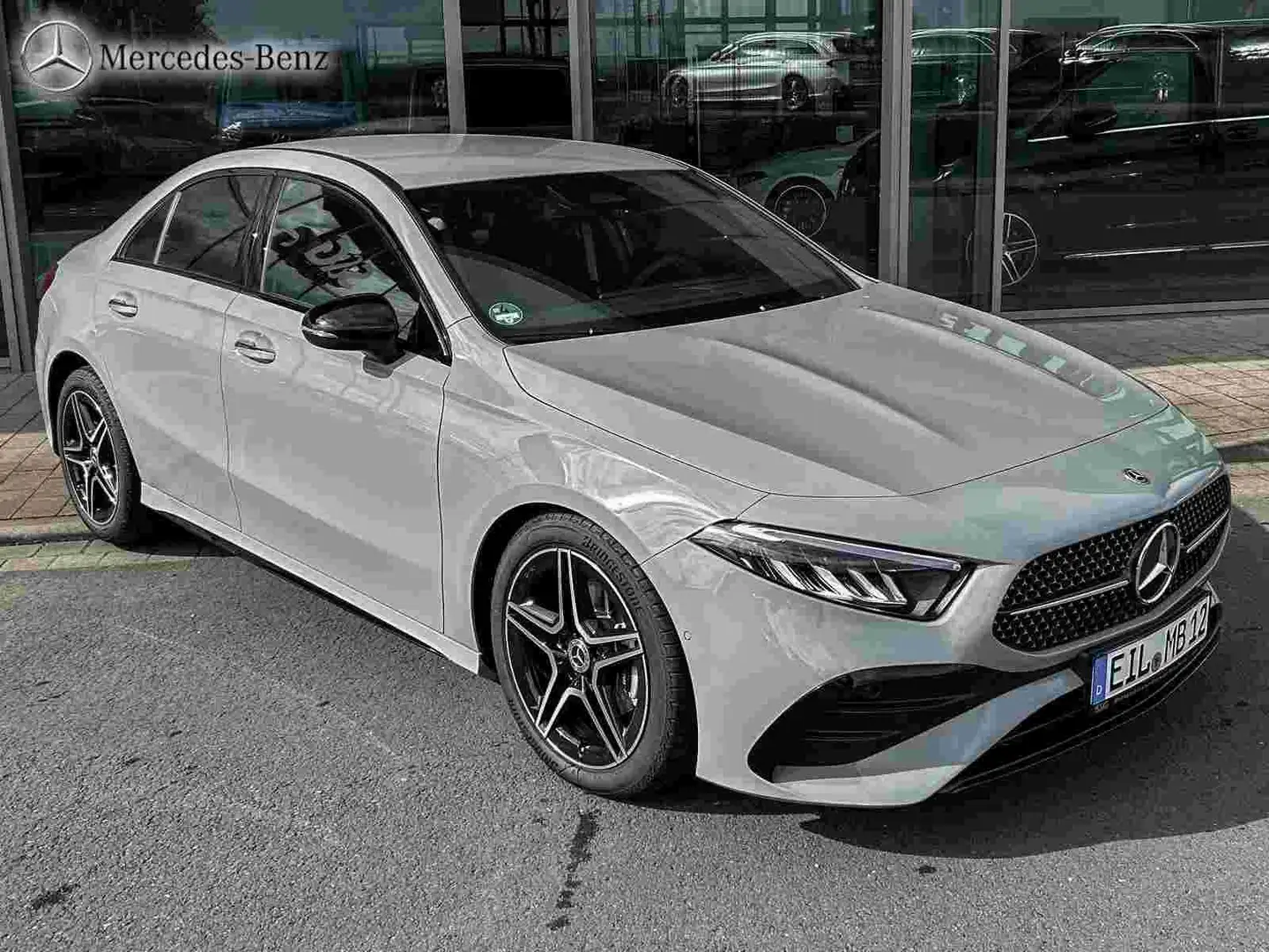 Mercedes-Benz A 200 LIM AMG MBUX+RüKam+LED+Night+AHK+Standhz. Grau - 2
