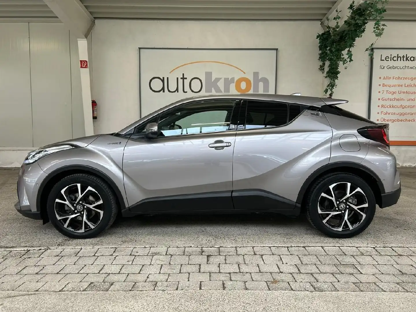 Toyota C-HR Hybrid Team D WinterP. Kamera Navi Silber - 2