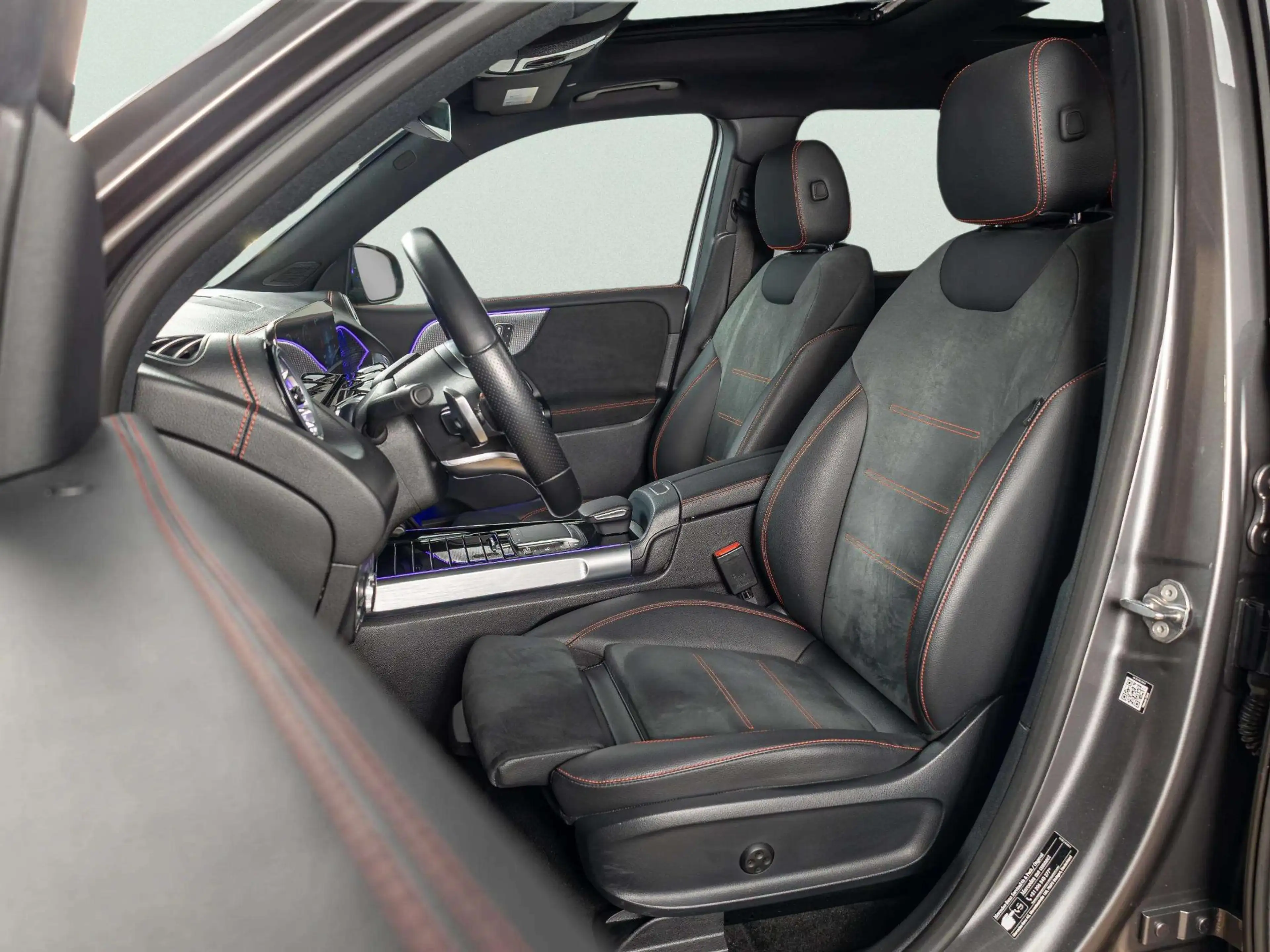 Mercedes-Benz EQB 250 AMG Line 67 kWh | Panorama dak — photo 10