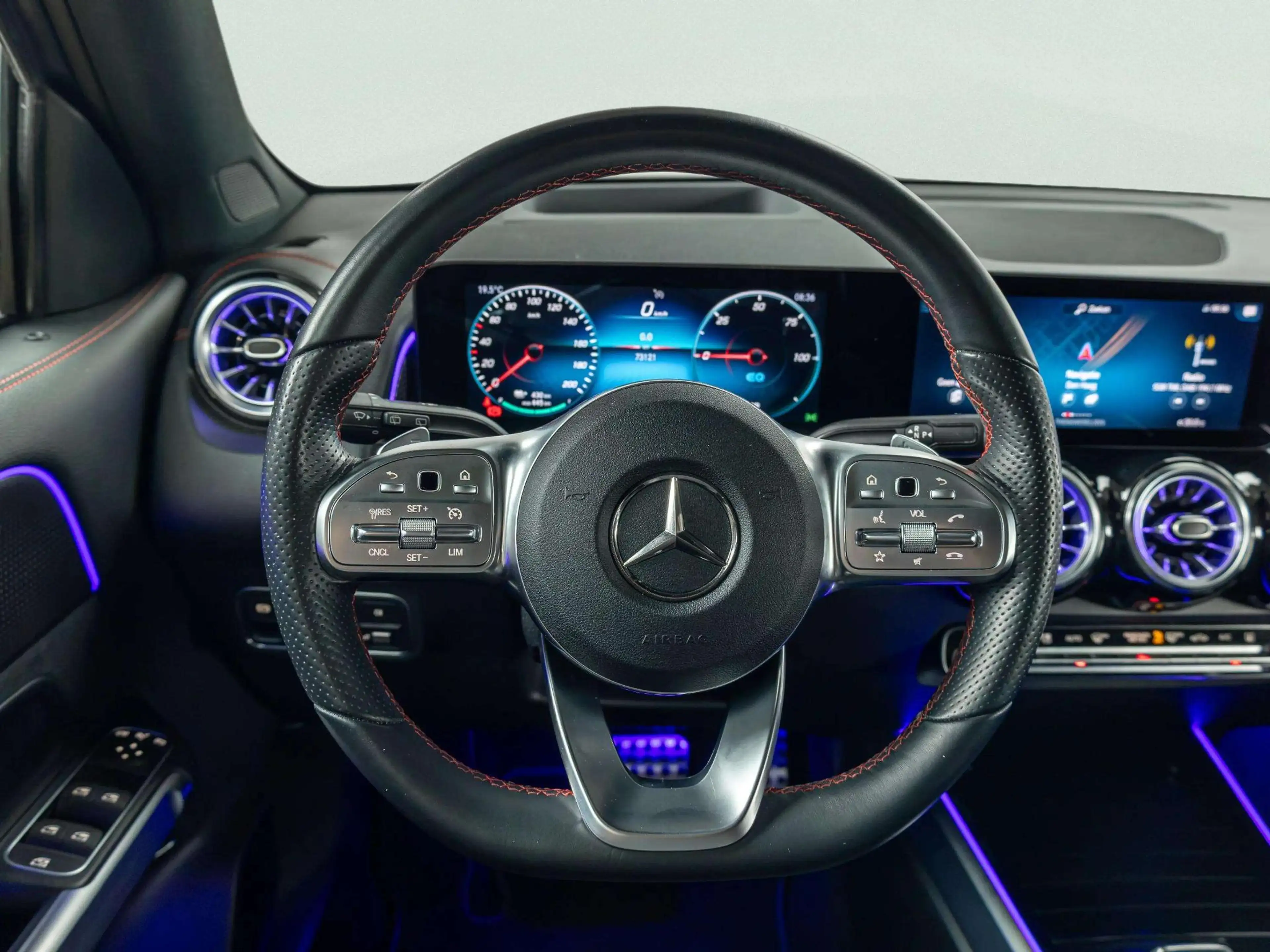 Mercedes-Benz EQB 250 AMG Line 67 kWh | Panorama dak — photo 15