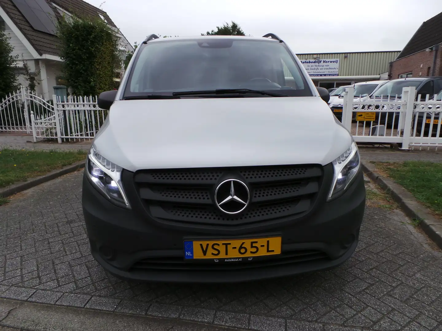 Mercedes-Benz Vito 119 CDI DC Aut. 4 Matic Standkachel, Navi, Cruise, Grijs - 2