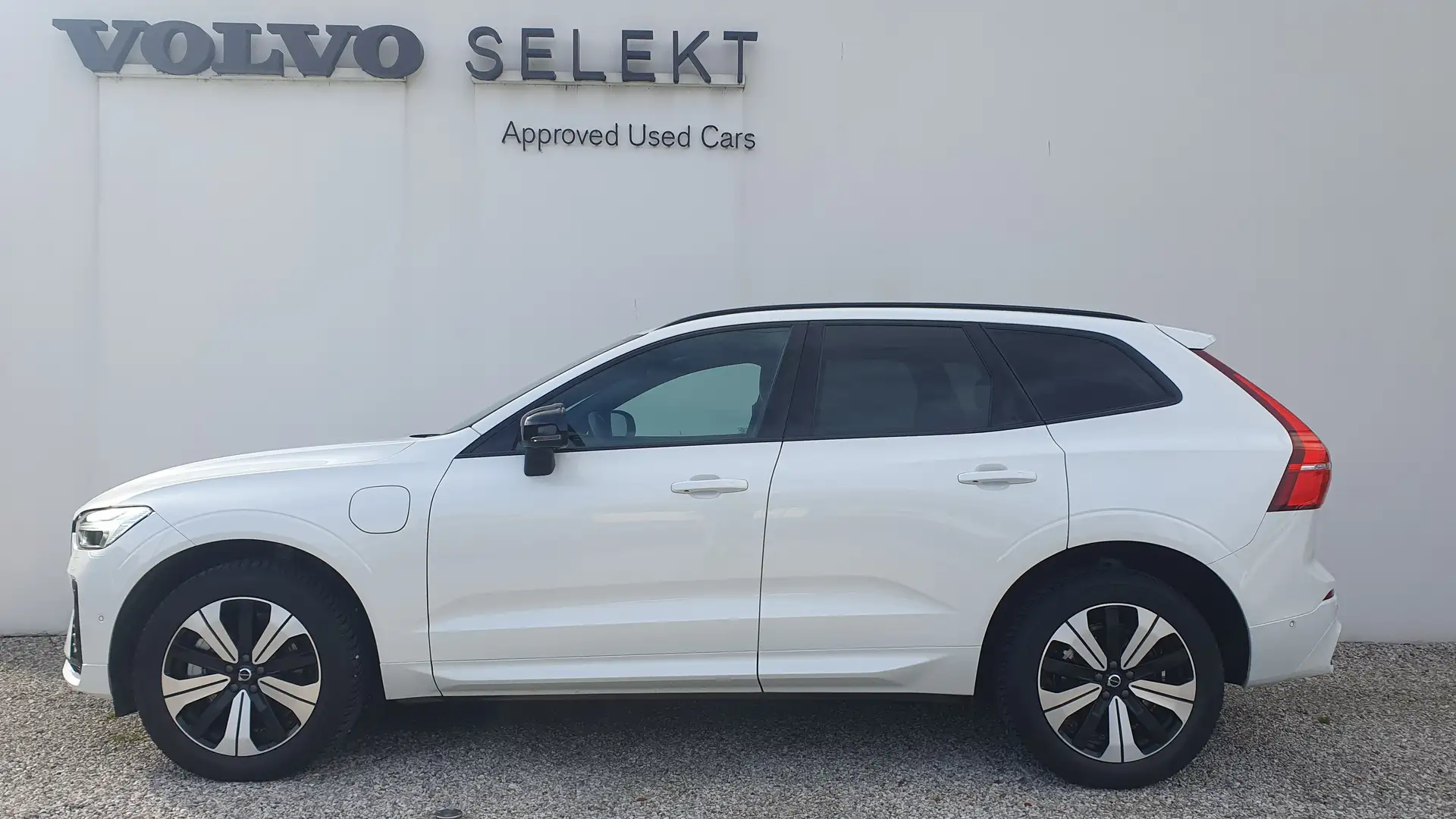 Volvo XC60 XC60 t6 phev Plus Dark awd auto Weiß - 2