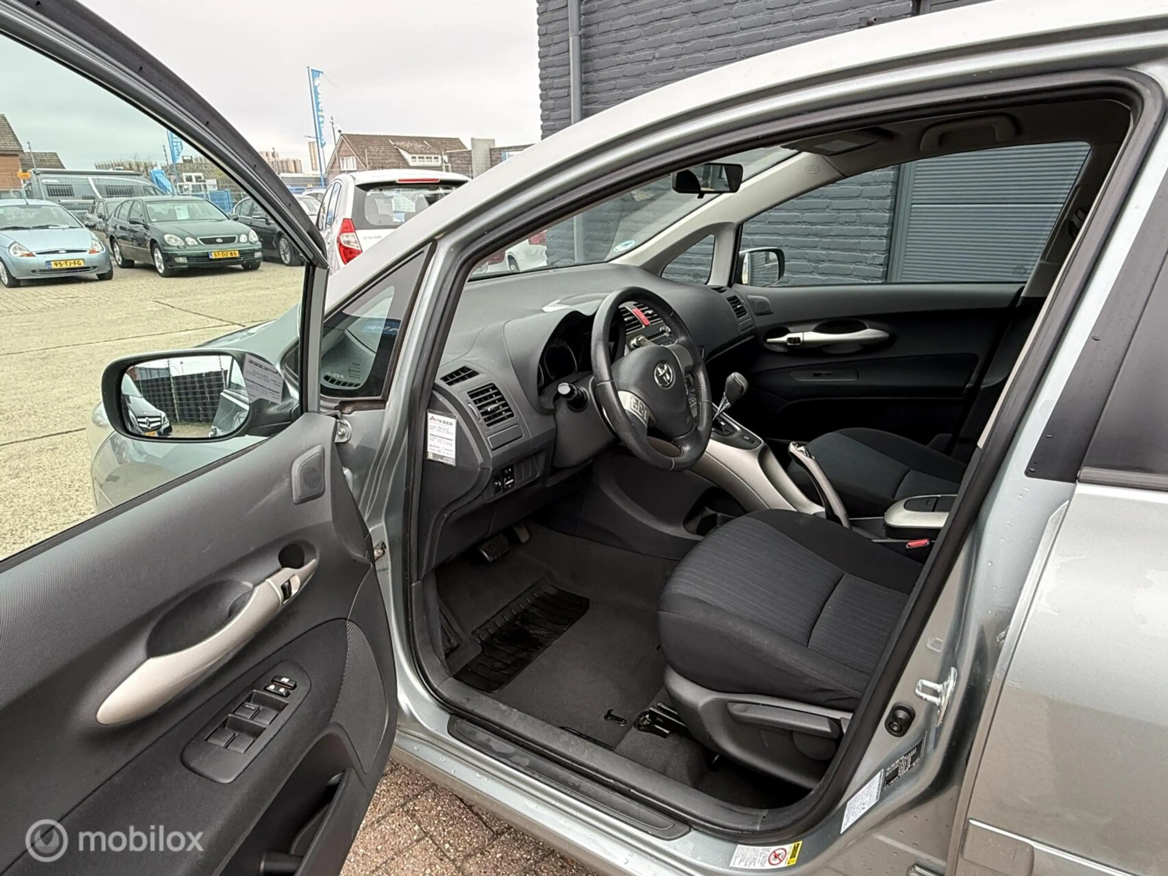 Toyota Auris 1.6 Aspiration — photo 12
