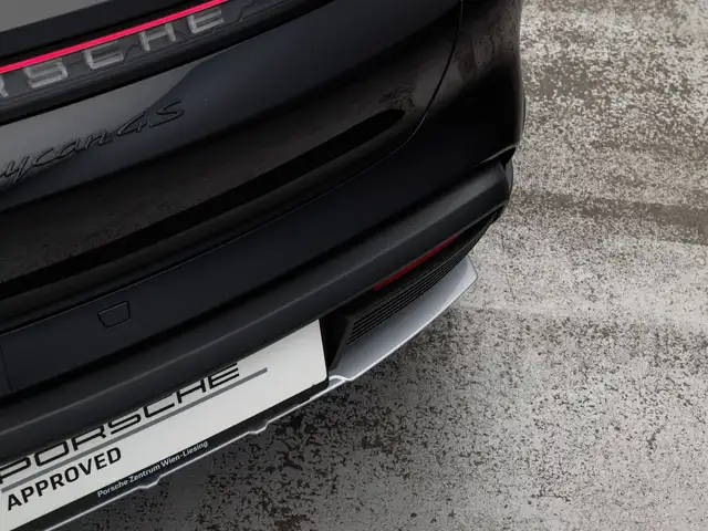 Porsche Taycan view 9