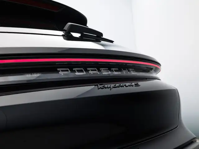 Porsche Taycan view 8