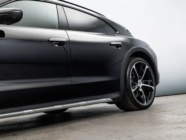 Porsche Taycan view 6