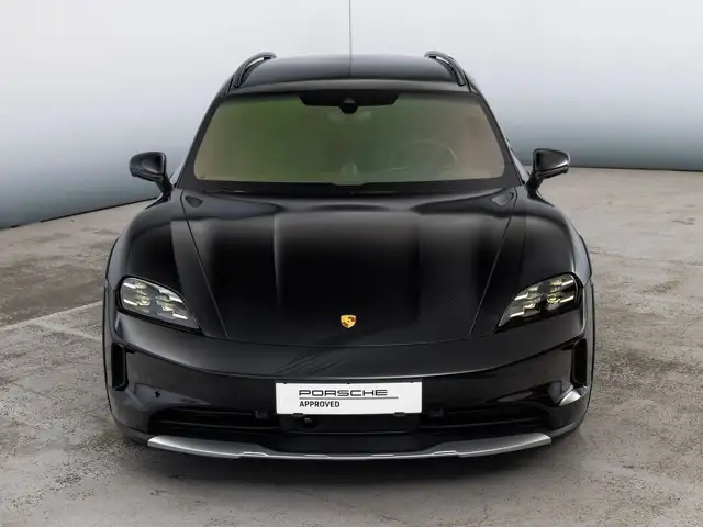 Porsche Taycan view 12