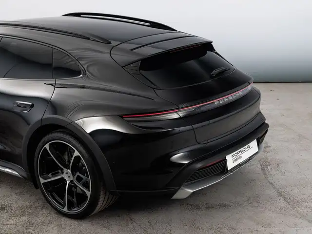 Porsche Taycan view 14