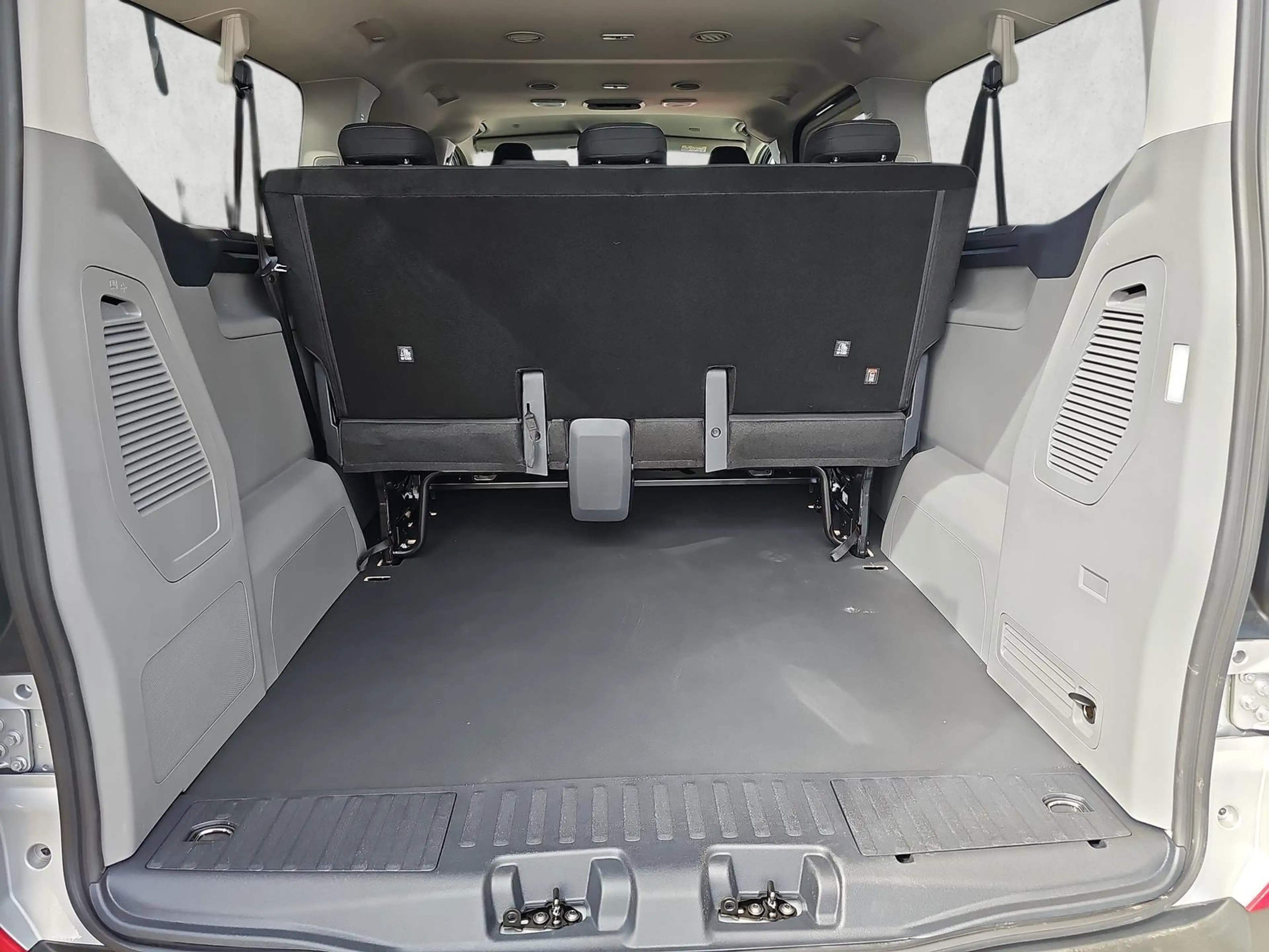 Ford Transit Custom 320 L2 FWD Trend Combi 2.0 EB 9 Sitzer 110 kW (... — photo 14
