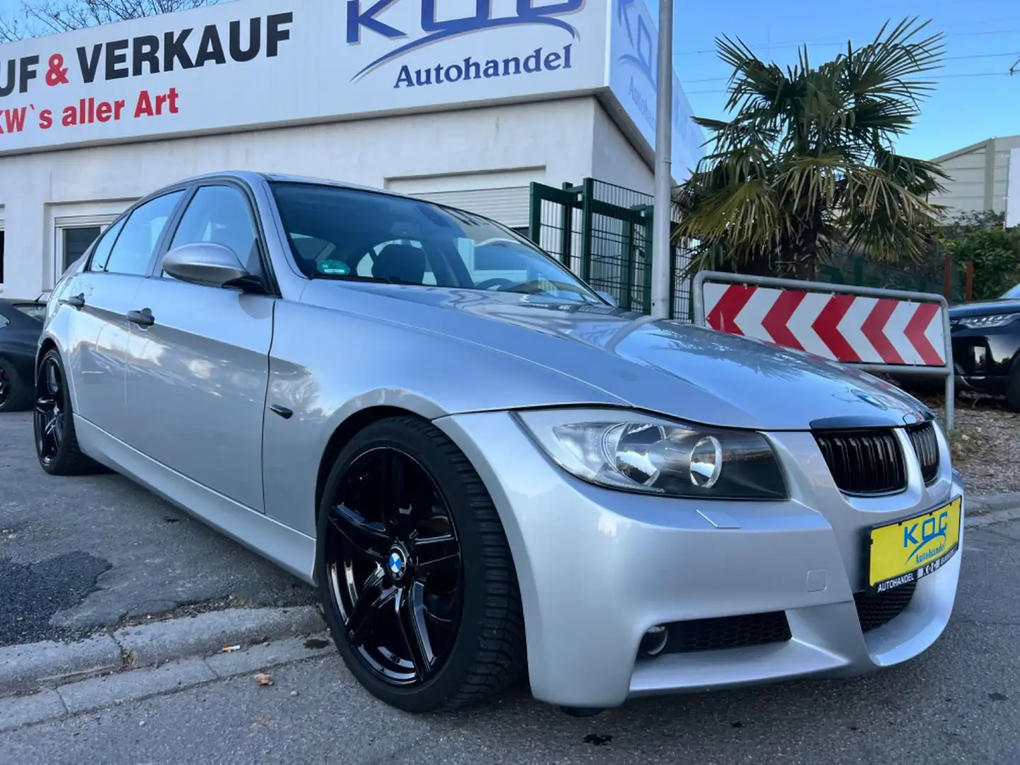 BMW 318 i Lim. M-Optik Silber - 1