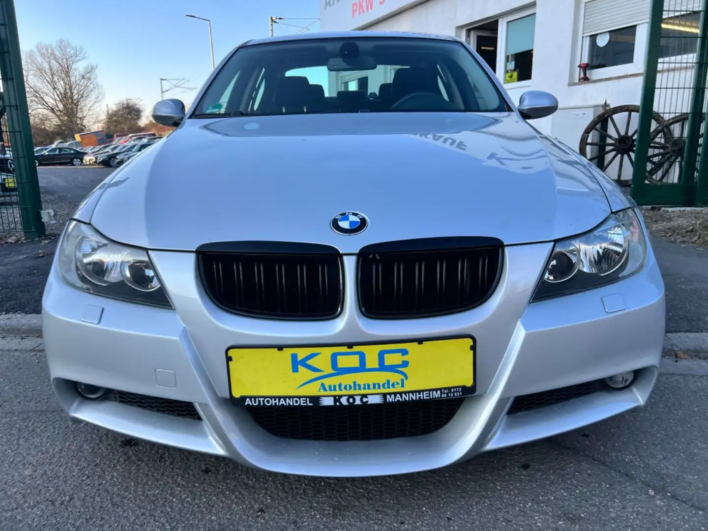 BMW 318 i Lim. M-Optik Silber - 2