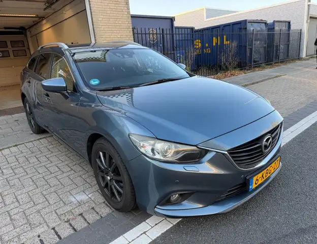 Mazda Mazda6 view 4