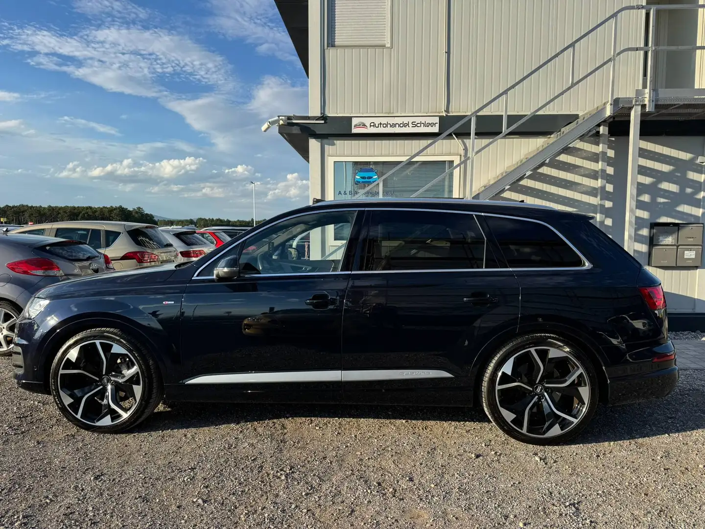 Audi Q7 3.0 TDI Quattro S-line 7 Sitze VOLL AUSSTATTUNG Schwarz - 2