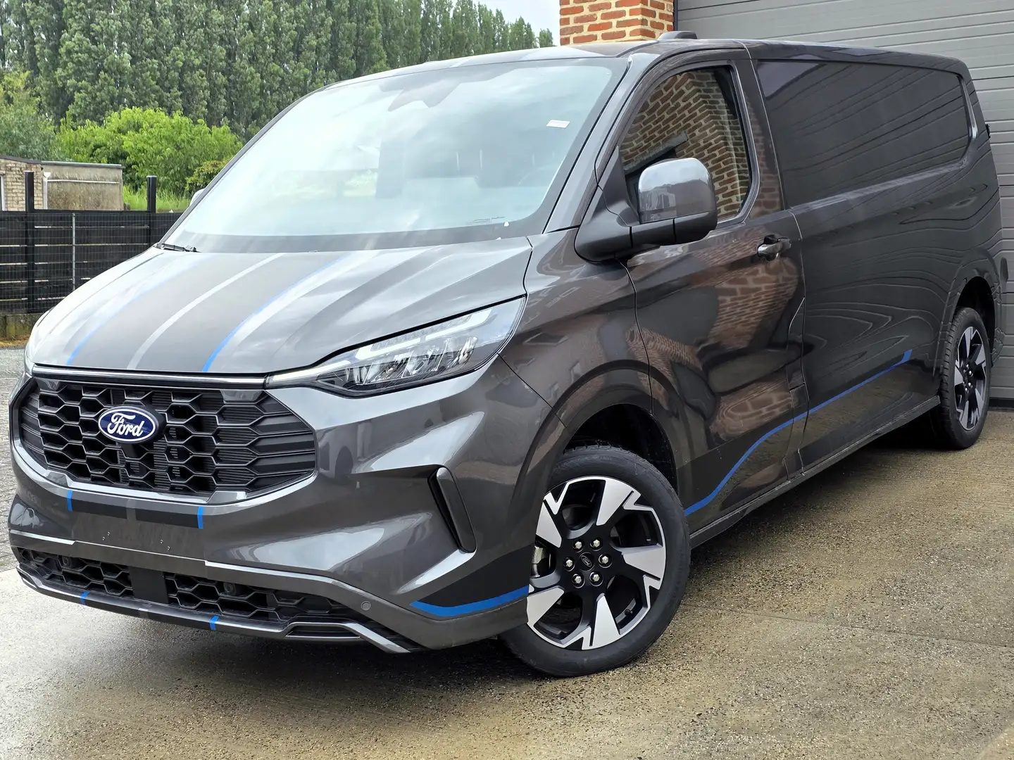 Ford Transit Custom SPORT L2 - 40.990EX NIEUW 0KM 2025 170PK Automaat Gris - 1