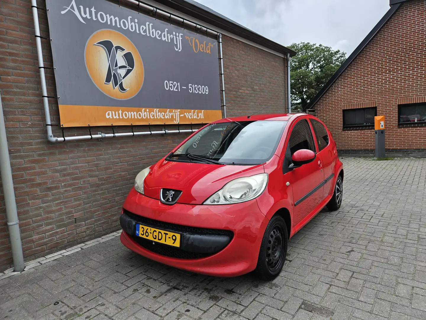 Peugeot 107 1.0-12V XS Piros - 1