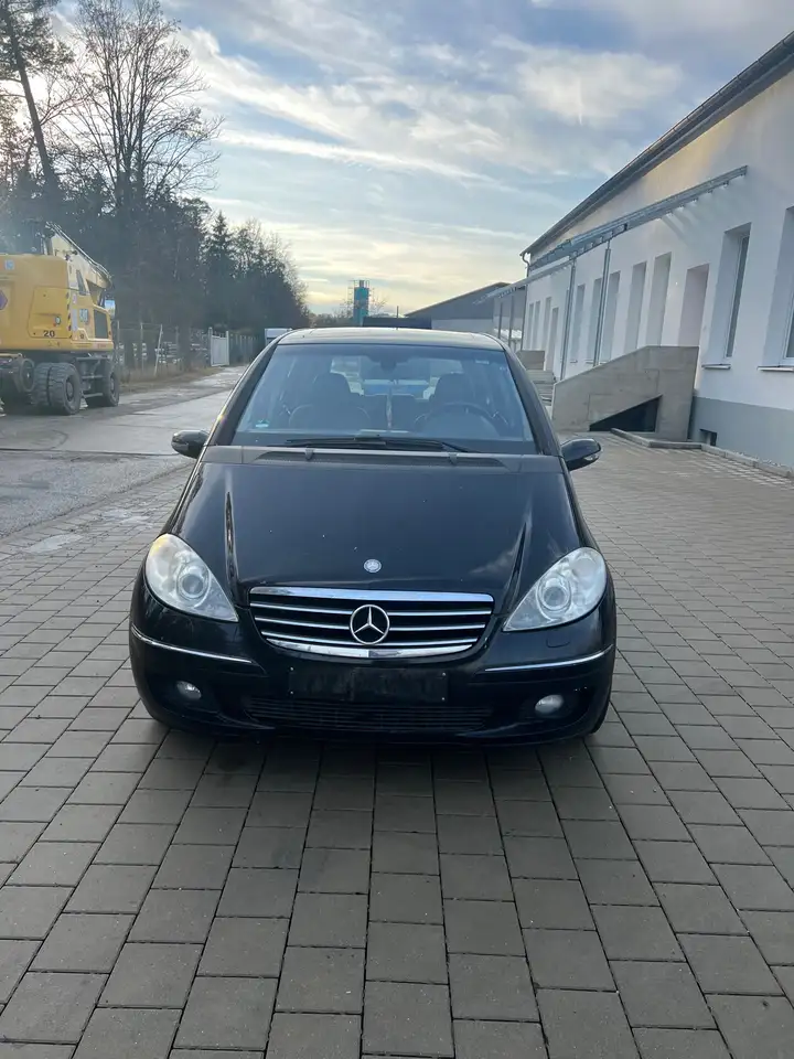 Mercedes-Benz A 200
