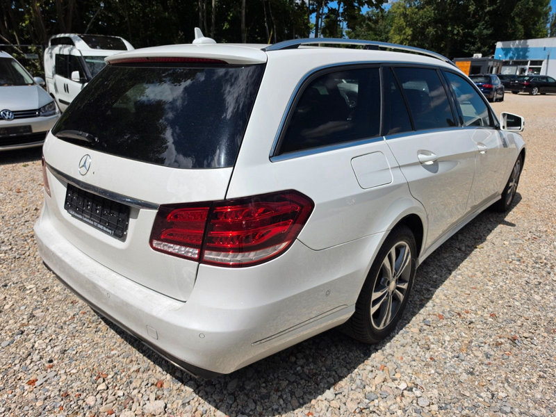 Mercedes-Benz E 350 E T-Modell E 350 BlueTec 4Matic — photo 5