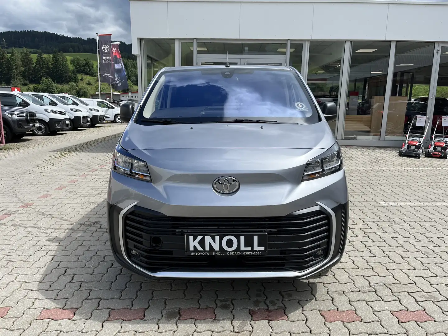 Toyota Proace Verso 2,0l Shuttle lang 9 sitzig Silber - 2