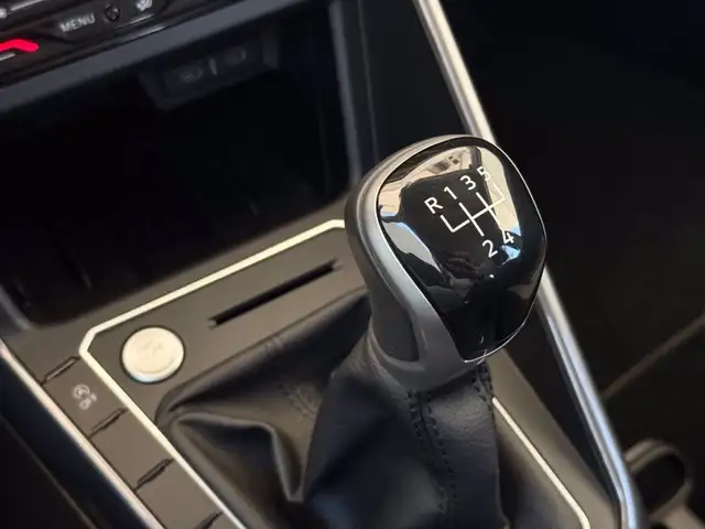 Volkswagen Polo view 26