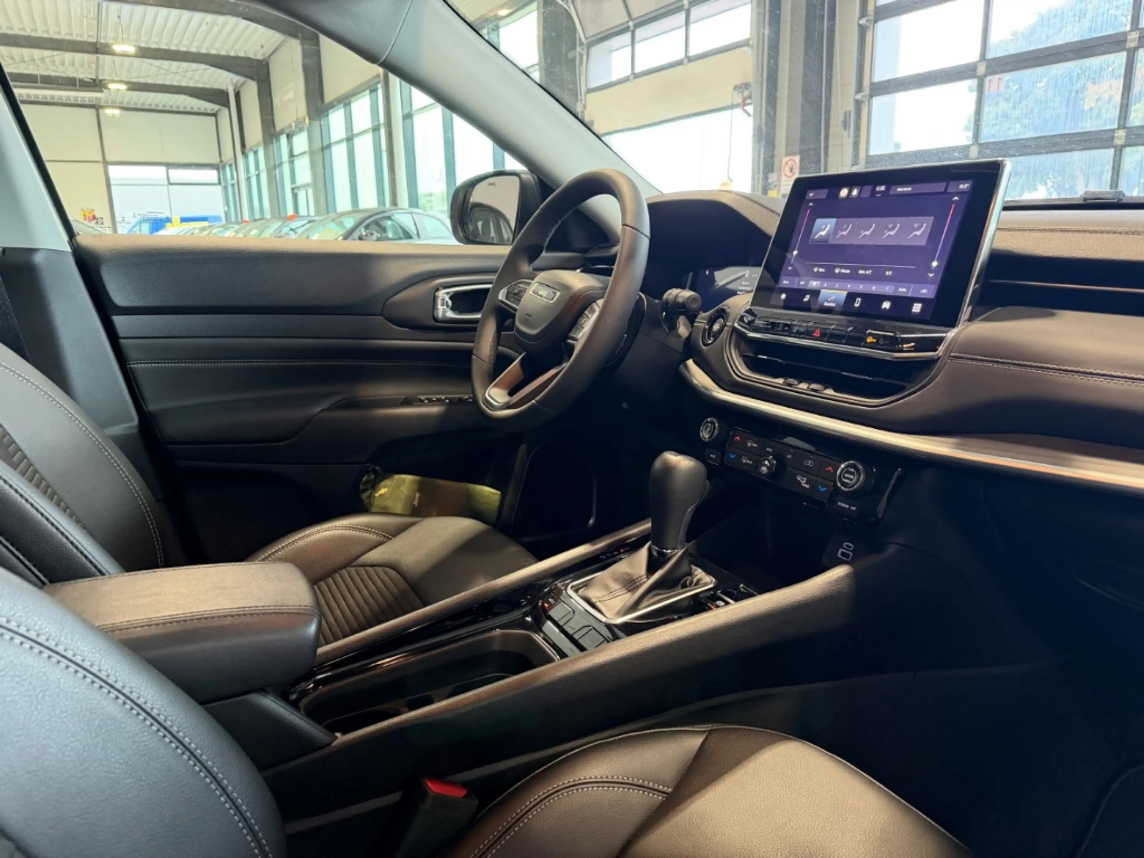 Jeep Compass Limited Mild-Hybrid FWD *Sitzheizung *Apple Car Pl — photo 11