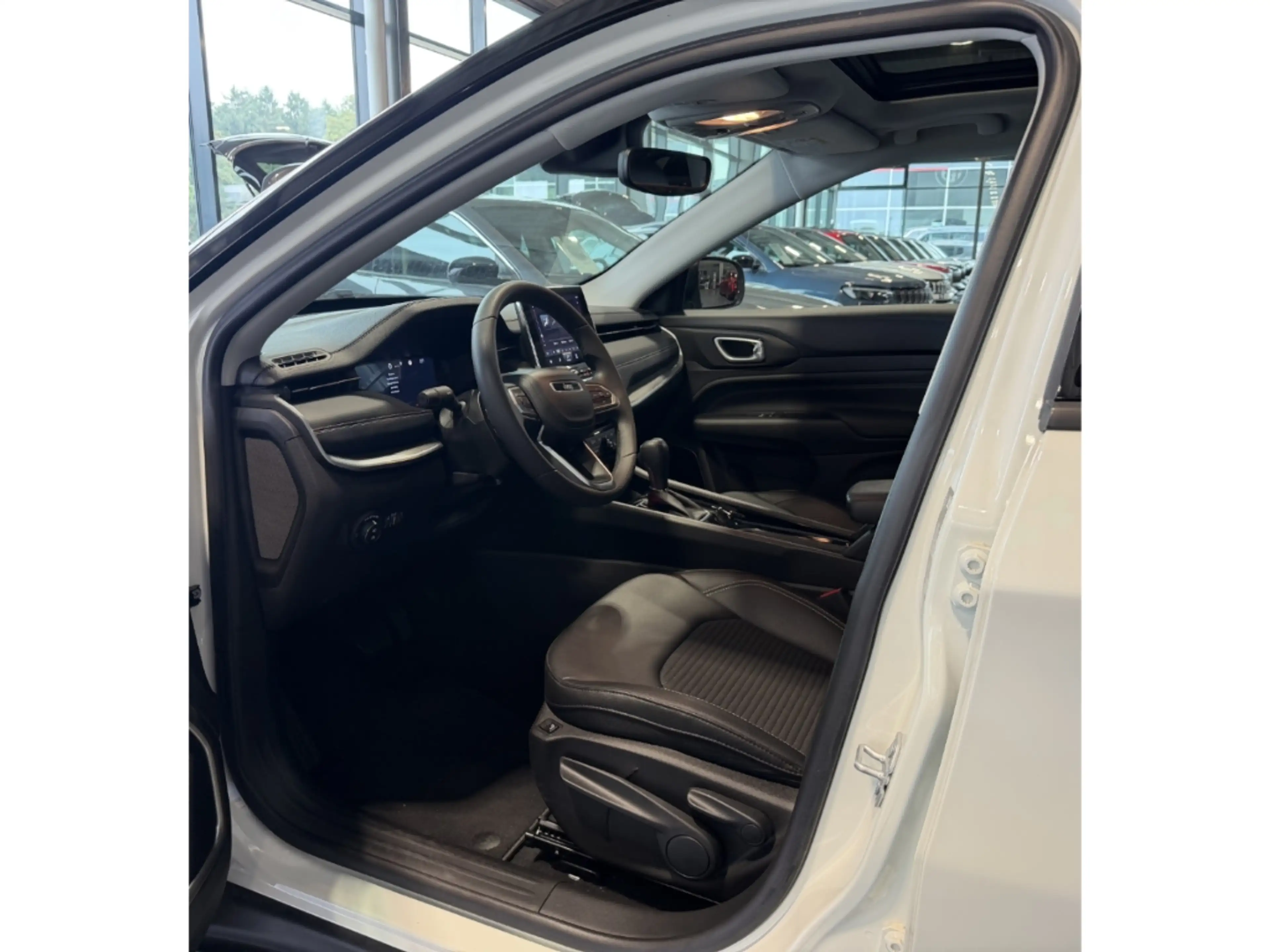 Jeep Compass Limited Mild-Hybrid FWD *Sitzheizung *Apple Car Pl — photo 9