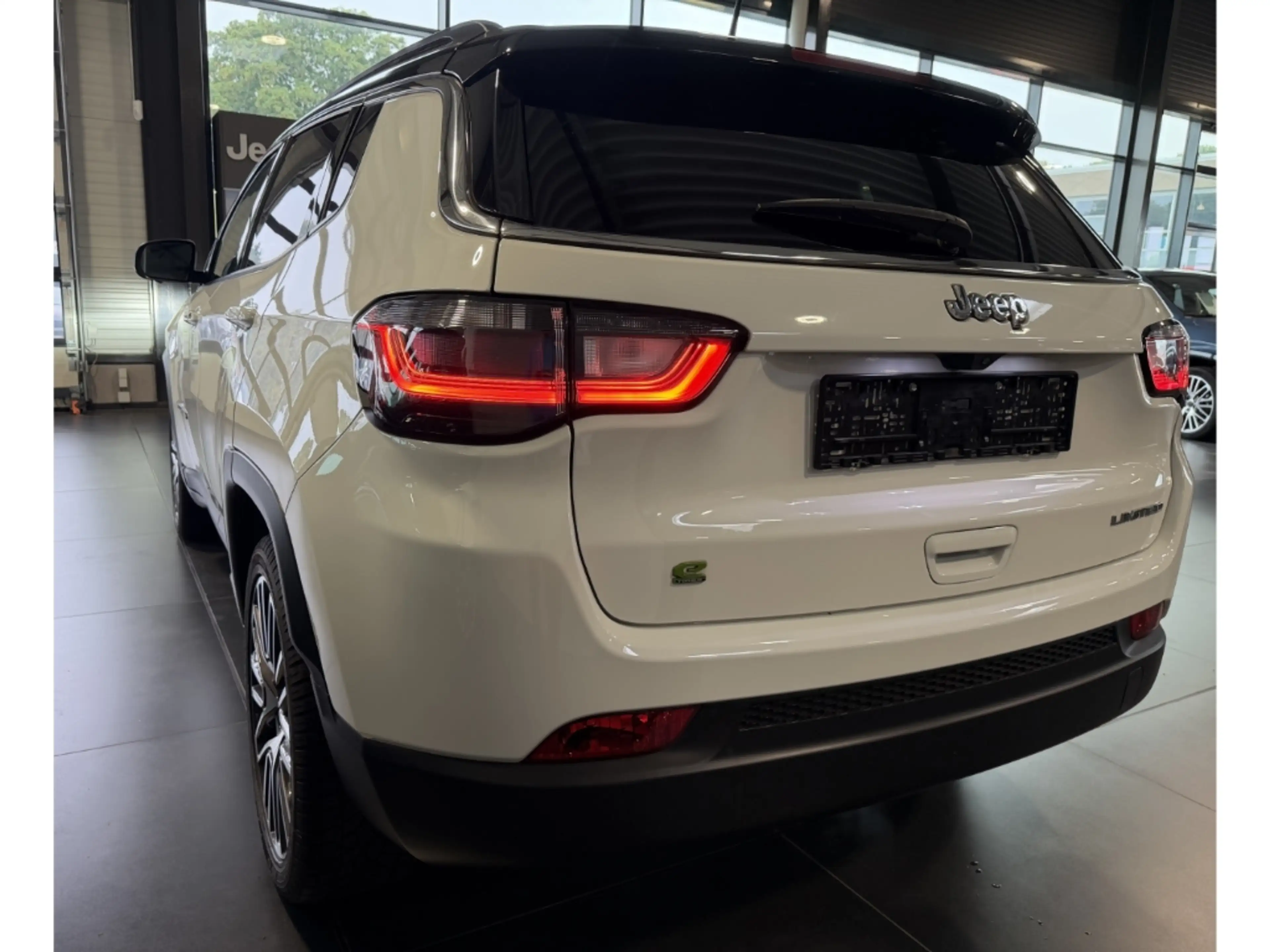 Jeep Compass Limited Mild-Hybrid FWD *Sitzheizung *Apple Car Pl — photo 7