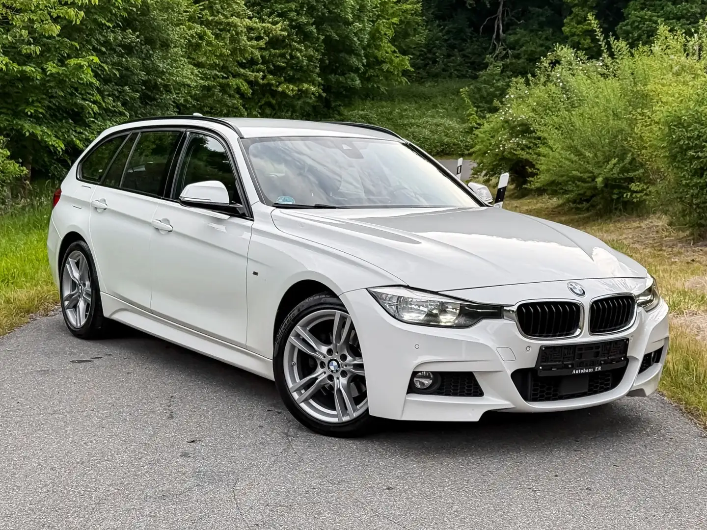 BMW 320 d xDrive M-SPORT|ACC|LEDER|SPORT AUT.|CAM|AHK Weiß - 2