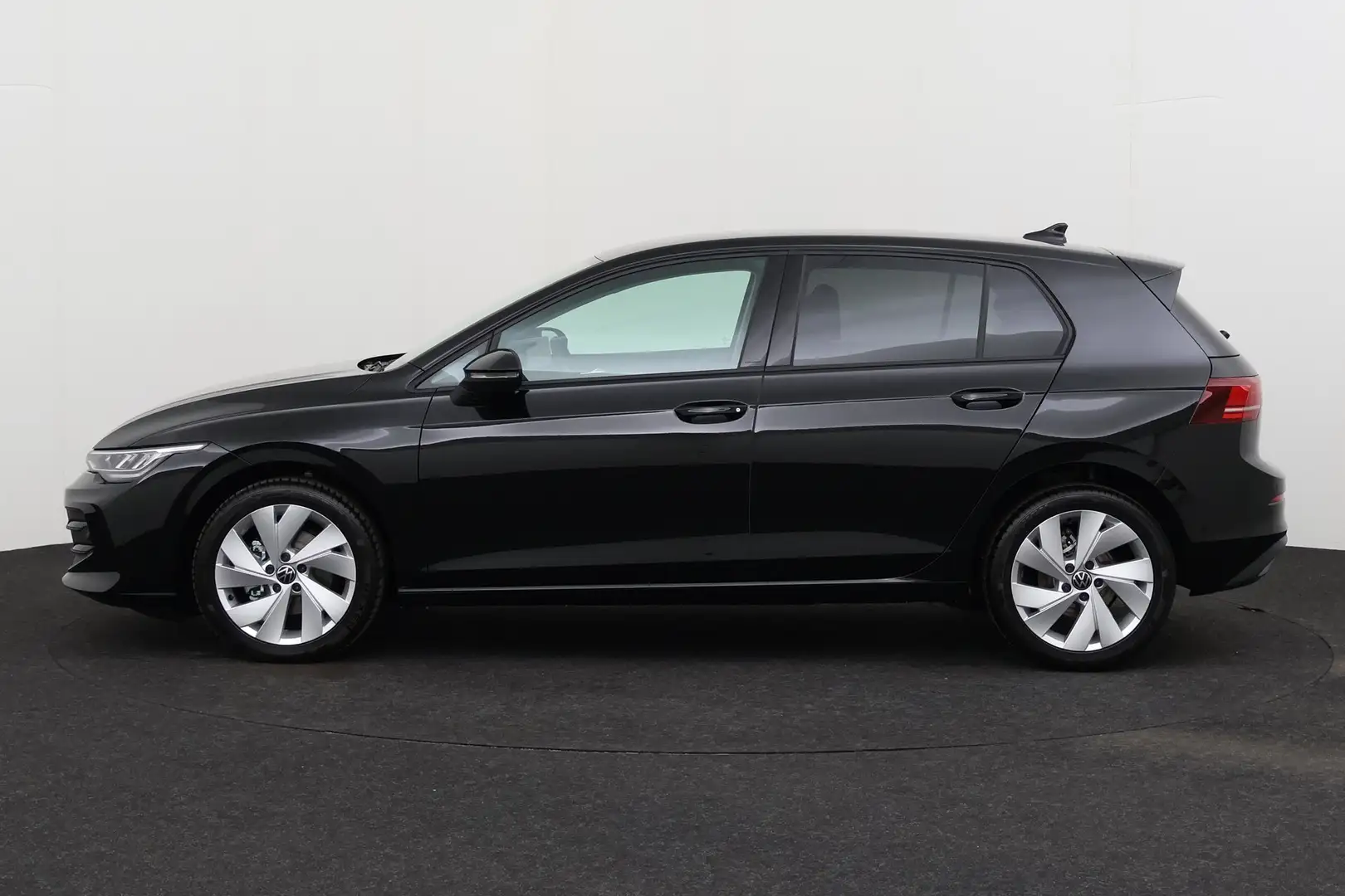 Volkswagen Golf (Facelift) VIII 1.5 TSI PEOPLE + CARPLAY + CAMERA - 2
