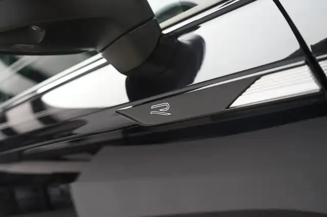 Volkswagen Tiguan Allspace view 13