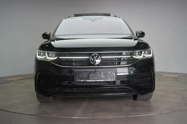 Volkswagen Tiguan Allspace view 2