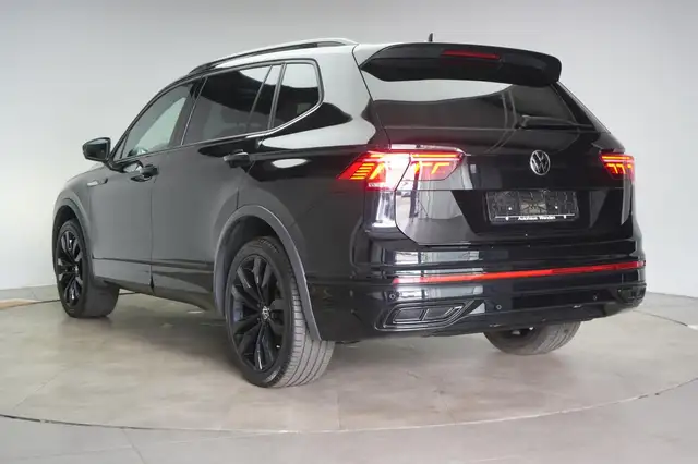 Volkswagen Tiguan Allspace view 5