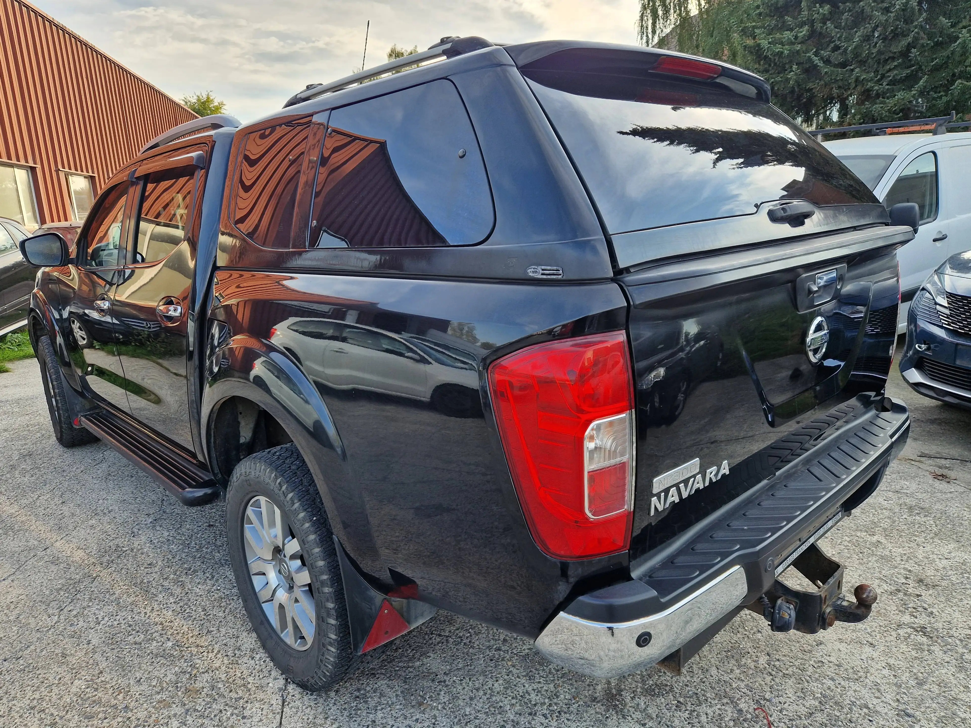 Nissan Navara 2.5 dCi 4x4 Business DPF — photo 3