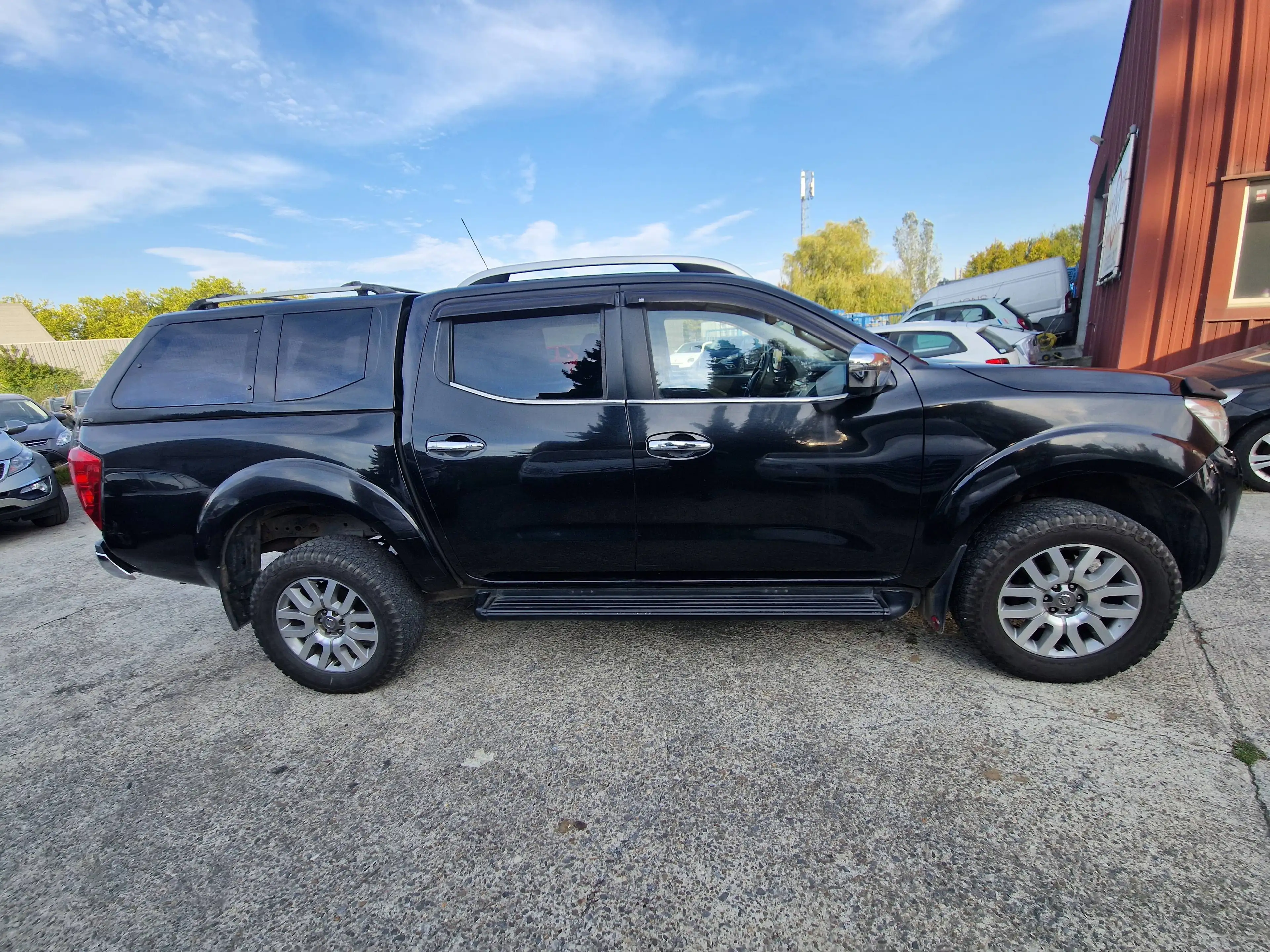 Nissan Navara 2.5 dCi 4x4 Business DPF — photo 6